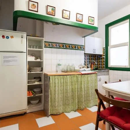 Piso Amplio En El Centro De Apartamento *