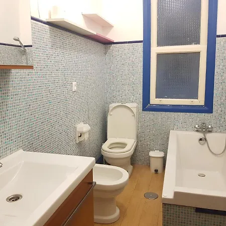Apartamento Piso Amplio En El Centro De *